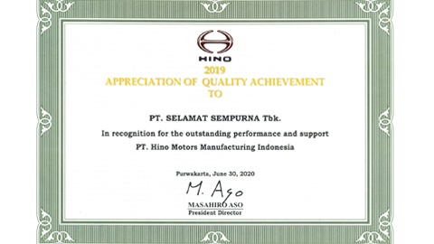 PT Selamat Sempurna Tbk (SMSM) received Appreciation in category "Quality Achievement in 2019" from HINO